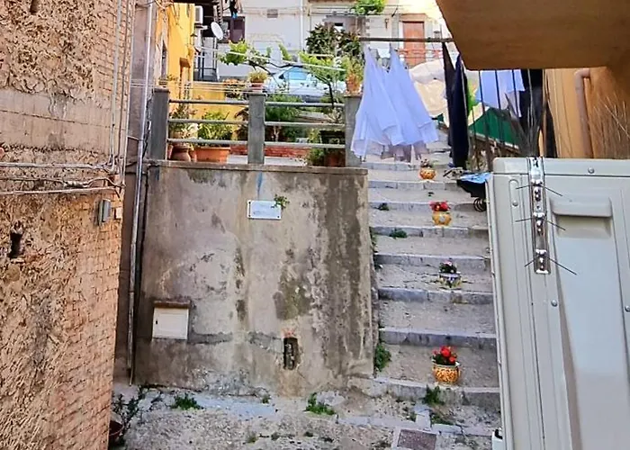 Porta Terra צ'פאלו